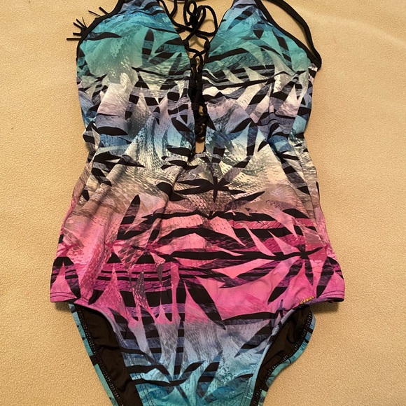 NWT Pily Q Congo Lace-up one piece size S - Picture 4 of 5